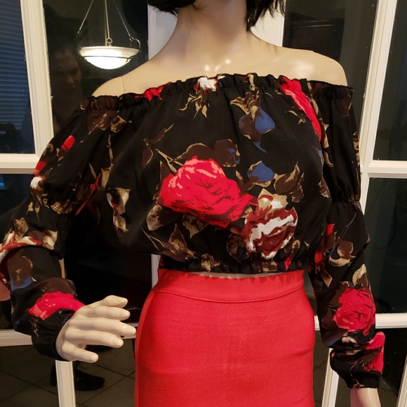 Off the Shoulder Blouse - Picture 6 of 6